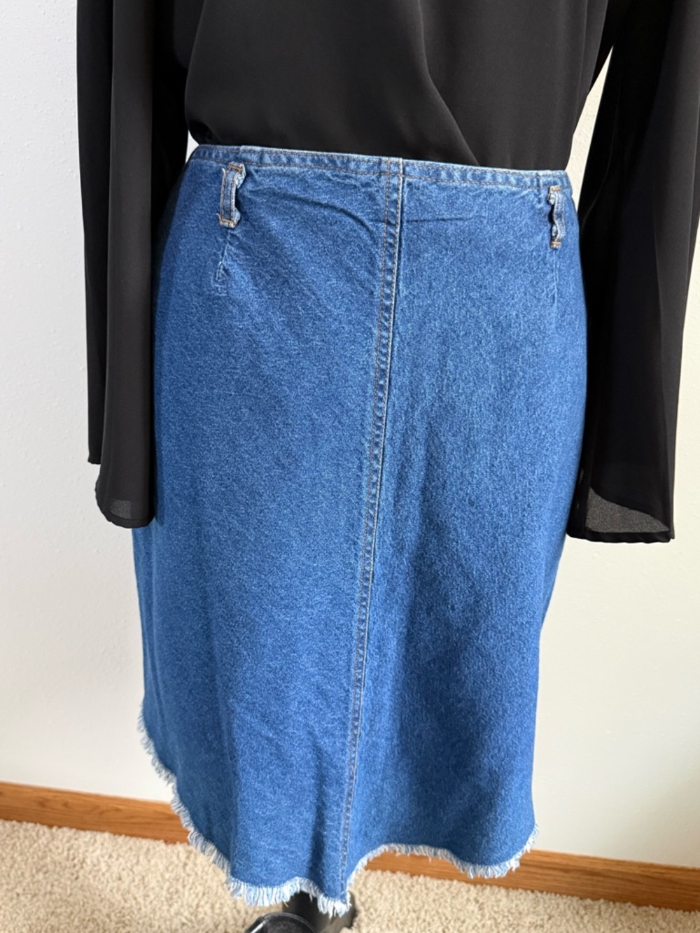 Vintage VS Studio Denim Skirt Size 8 Blue A-Line Frayed Hem Y2K